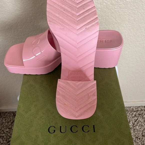 Gucci - Picture 2 of 4